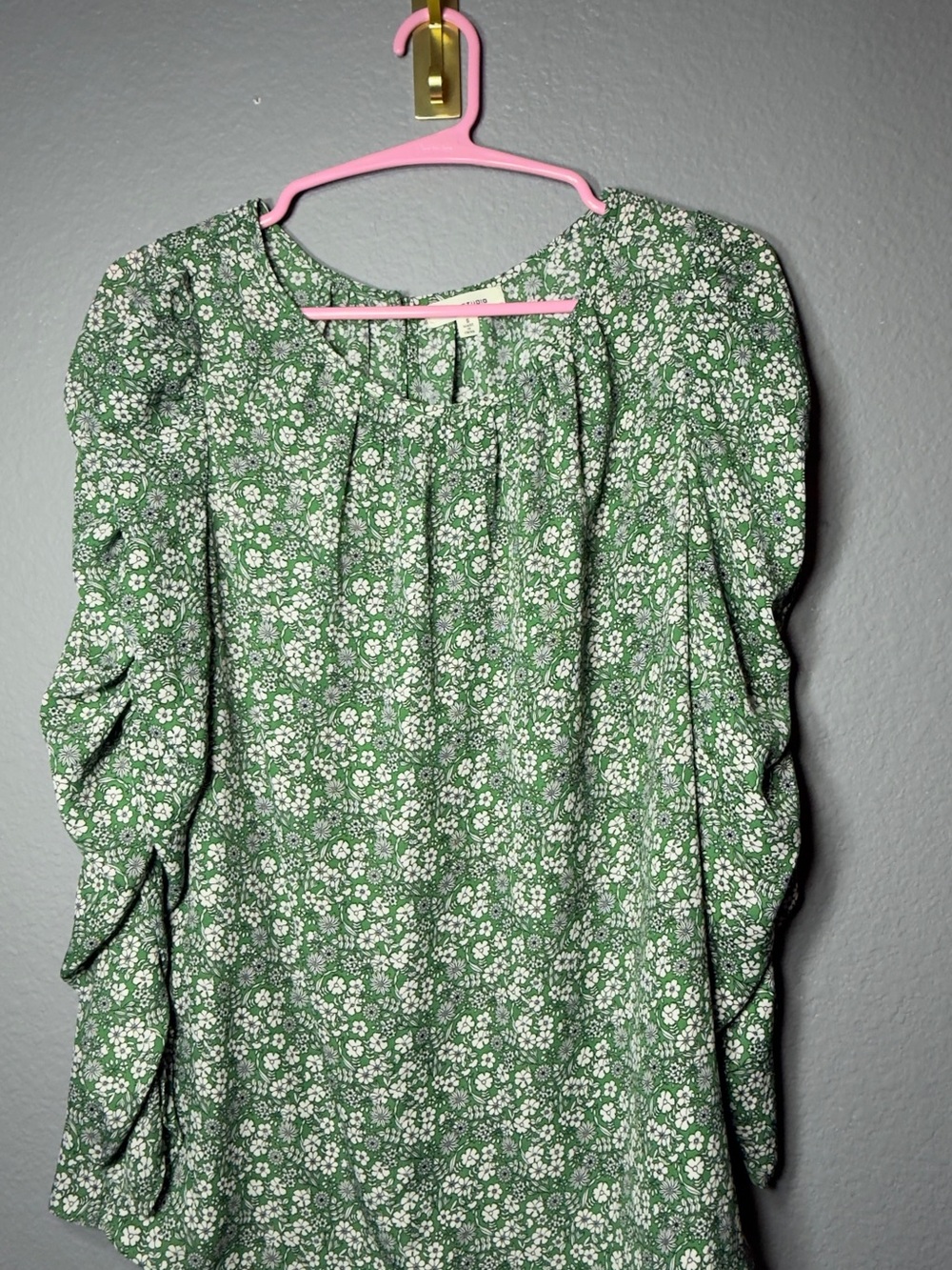 Max Studio Green White Floral Puff-Sleeve Blouse